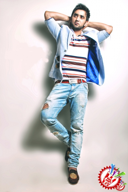 Азиз Раметов мухлисларга катта туҳфа тайёрламоқда