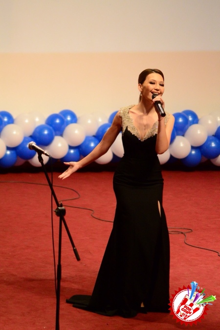 Лола болаларга бир олам қувонч бағишлади