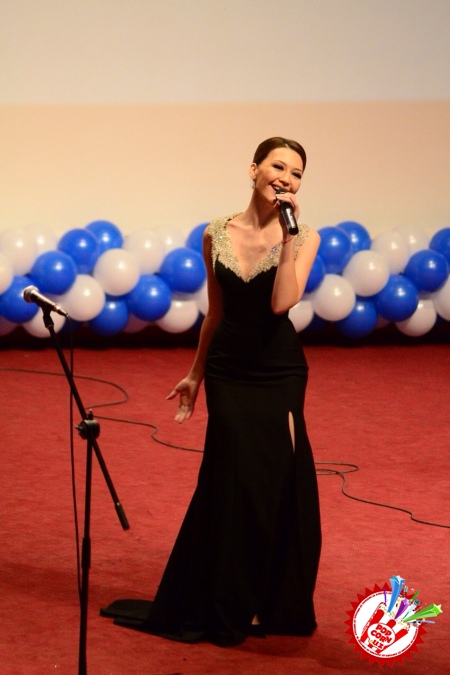 Лола болаларга бир олам қувонч бағишлади