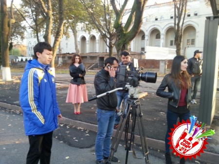 Дилсўз мухлислари учун янги туҳфа тайёрламоқда