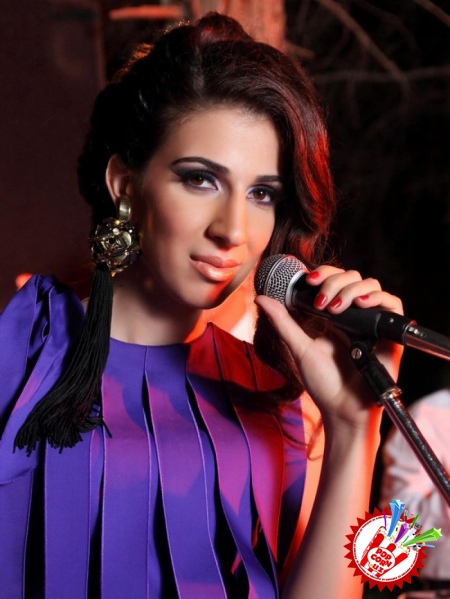 Амира Алибекова хит таронани қайта куйлади