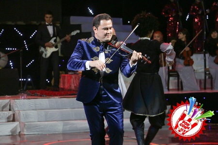 Масрур Усмоновнинг концерти муваффақиятли тарзда бошланди