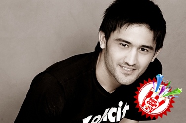 Ҳусан шоирликка қўл урмоқда...