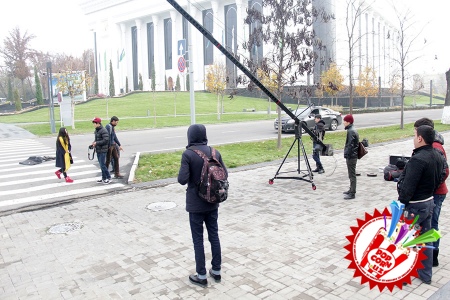 Шаҳзода мухлислари учун янги қўшиқ ва видеотуҳфа тайёрламоқда