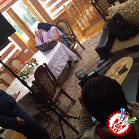 Моҳим янги йил учун туҳфалар тайёрламоқда