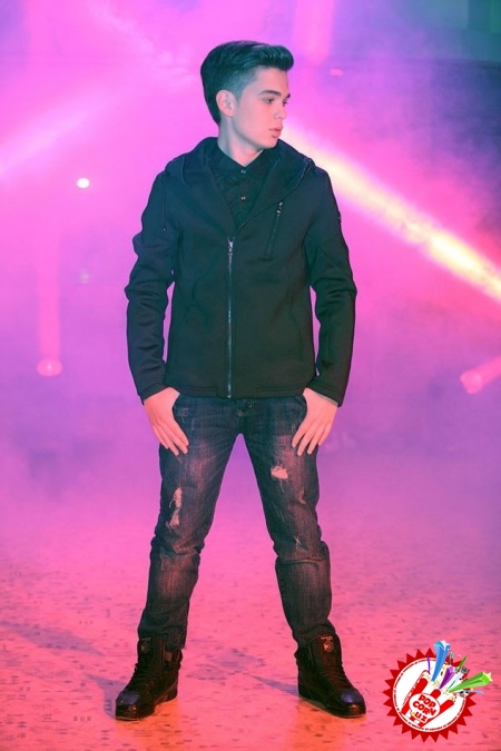 Клип суратга олдириш учун бир ой давомида профессионал рақсга тушишни ўрганган Далер