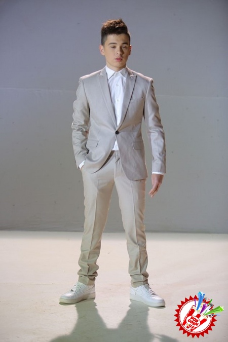 Клип суратга олдириш учун бир ой давомида профессионал рақсга тушишни ўрганган Далер