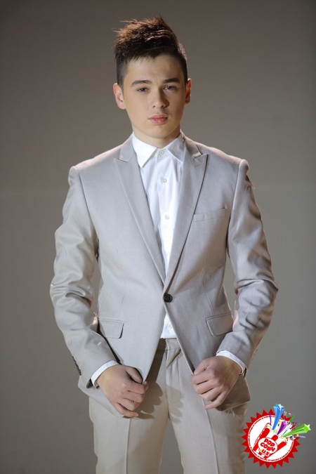 Клип суратга олдириш учун бир ой давомида профессионал рақсга тушишни ўрганган Далер