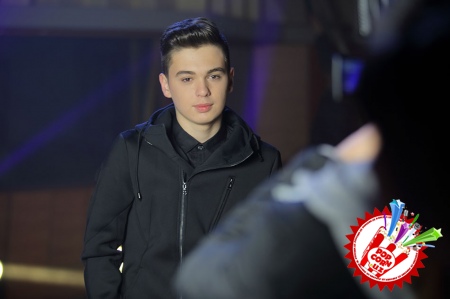 Клип суратга олдириш учун бир ой давомида профессионал рақсга тушишни ўрганган Далер