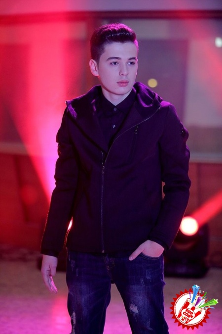 Клип суратга олдириш учун бир ой давомида профессионал рақсга тушишни ўрганган Далер