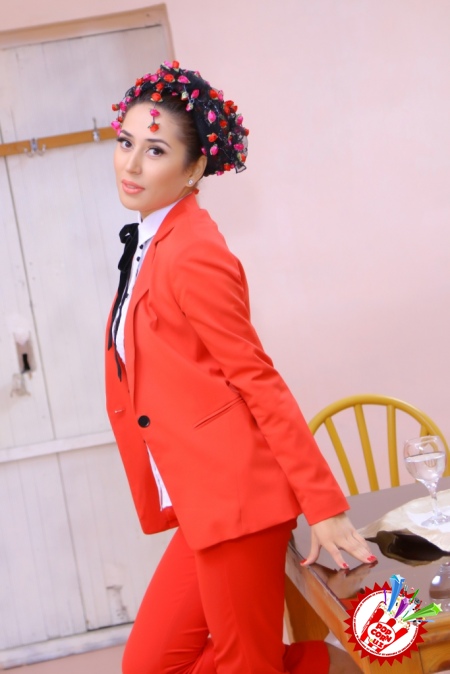 Канизанинг шов-шувларга сабаб бўлган фотосуратлари