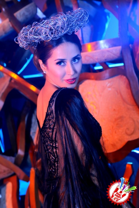 Канизанинг шов-шувларга сабаб бўлган фотосуратлари 