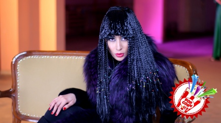 Канизанинг шов-шувларга сабаб бўлган фотосуратлари 