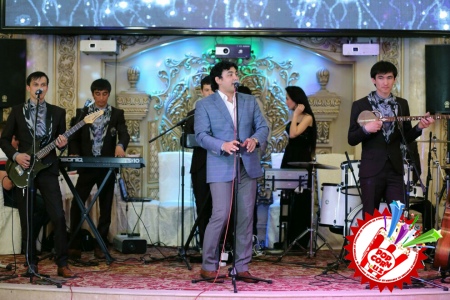 Акбар 10 йилликка туҳфалари бисёр