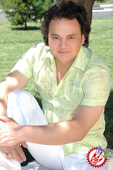 Ўлмас Оллоберганов “Онам” дея ҳониш қилди