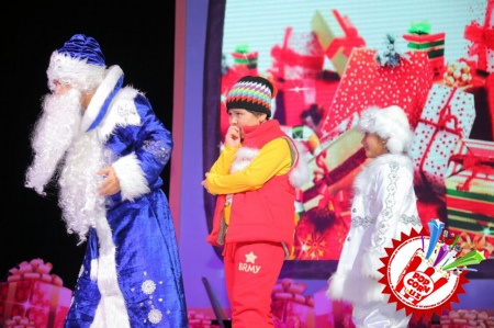 Янги йилга бағишланган дастурлар болаларга шодлик онларини тортиқ этди