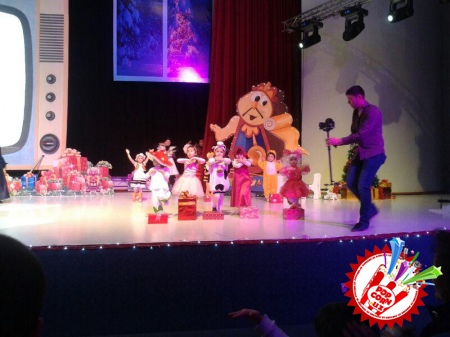 Янги йилга бағишланган дастурлар болаларга шодлик онларини тортиқ этди