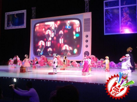 Янги йилга бағишланган дастурлар болаларга шодлик онларини тортиқ этди