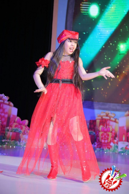 Янги йилга бағишланган дастурлар болаларга шодлик онларини тортиқ этди