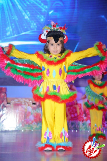 Янги йилга бағишланган дастурлар болаларга шодлик онларини тортиқ этди