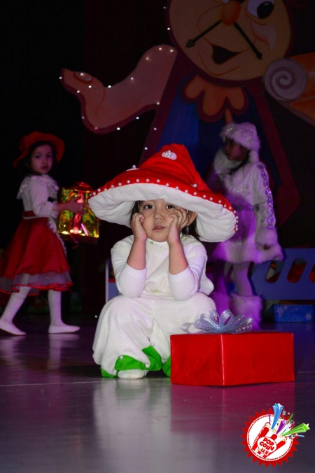 Янги йилга бағишланган дастурлар болаларга шодлик онларини тортиқ этди