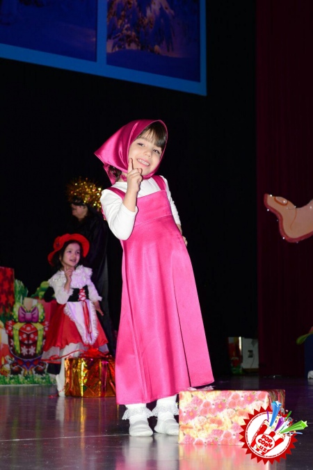 Янги йилга бағишланган дастурлар болаларга шодлик онларини тортиқ этди