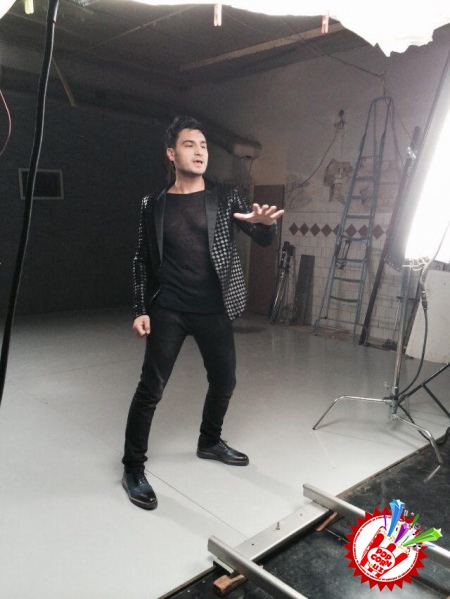 Отабек Муталҳўжаев дуэт куйлаш учун  нимага эстрадамизнинг ёрқин юлдузларини танламади