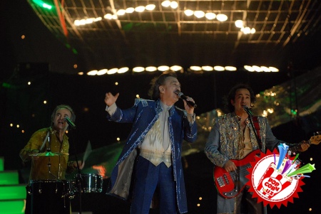 Жонли ижродаги афсонавий “Мажнунтол” устоз санъаткор Фарруҳ Зокиров шогирдлари билан