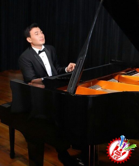 Шуҳрат Закировдан “Ватан ҳимоячилари куни”га туҳфа