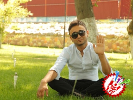 Шоҳруҳхон кимдан узр сўрамоқда?