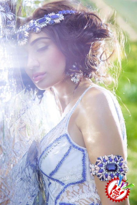 Муниса Ризаева... айримлар унга бахт тилашди, аммо, жахли чиққан ашаддий мухлислар ҳам бўлди...