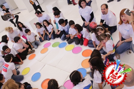 Лола ва Dj Piligrim UNICEF ташкилотининг мадҳияси учун клип суратга олинди