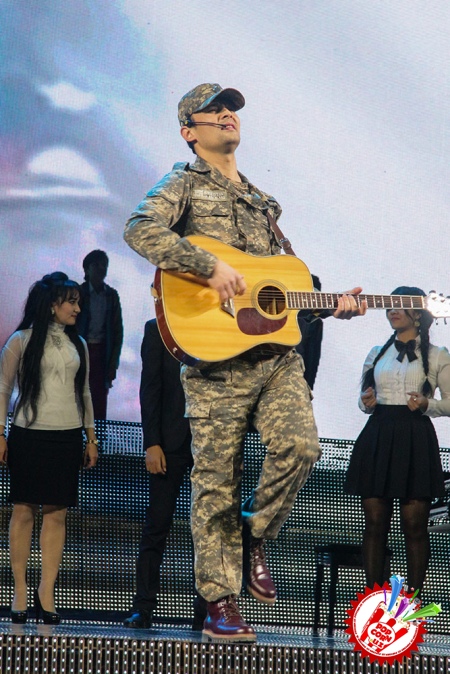 Санъат аҳли учун байрамга айланган оқшом “Йил қўшиғи-2014”