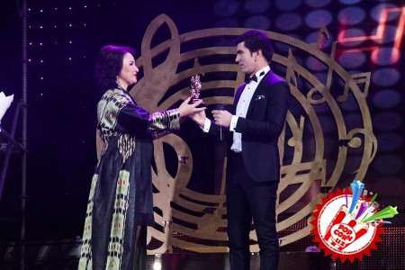 Санъат аҳли учун байрамга айланган оқшом “Йил қўшиғи-2014”