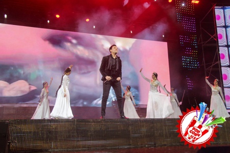 Санъат аҳли учун байрамга айланган оқшом “Йил қўшиғи-2014”