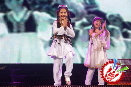 Санъат аҳли учун байрамга айланган оқшом “Йил қўшиғи-2014”