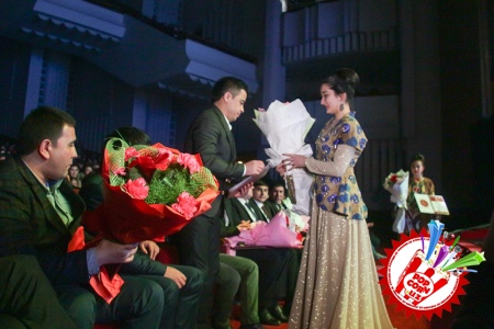 Санъат аҳли учун байрамга айланган оқшом “Йил қўшиғи-2014”