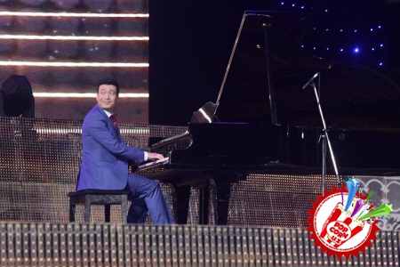 Санъат аҳли учун байрамга айланган оқшом “Йил қўшиғи-2014”