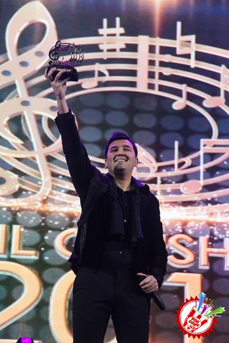 Санъат аҳли учун байрамга айланган оқшом “Йил қўшиғи-2014”