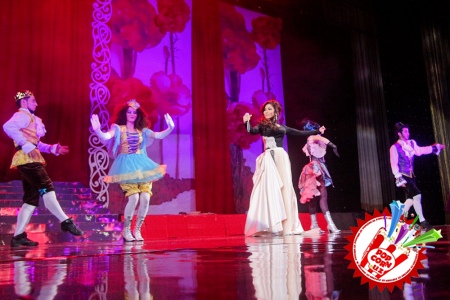 Манзура биринчи имтиҳонини аъло даражада уддалади. Концерт тафсилотлари