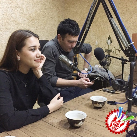 "Сирли дуэт" дея кўпчиликнинг эътиборига тушган тарона Сардор Раҳимхон ва Дилсўз ижросида