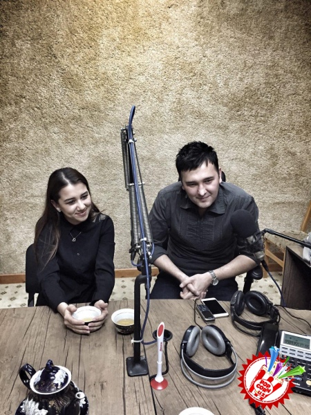 \"Сирли дуэт\" дея кўпчиликнинг эътиборига тушган тарона Сардор Раҳимхон ва Дилсўз ижросида