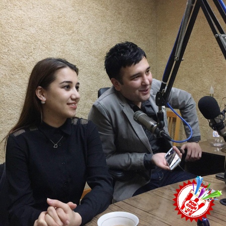 "Сирли дуэт" дея кўпчиликнинг эътиборига тушган тарона Сардор Раҳимхон ва Дилсўз ижросида