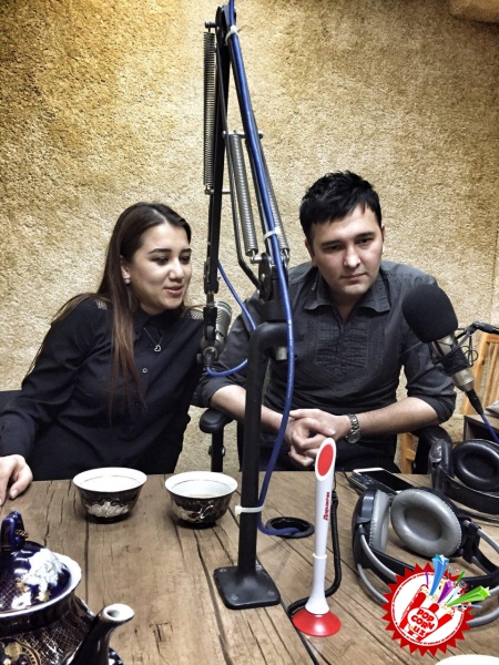 "Сирли дуэт" дея кўпчиликнинг эътиборига тушган тарона Сардор Раҳимхон ва Дилсўз ижросида