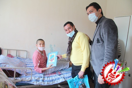 Ғубор оралаган қалбларга ҳурсандчилик бағишлаш истагида ҳайрли ишга қўл урилди