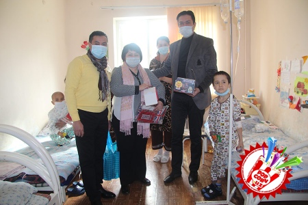 Ғубор оралаган қалбларга ҳурсандчилик бағишлаш истагида ҳайрли ишга қўл урилди