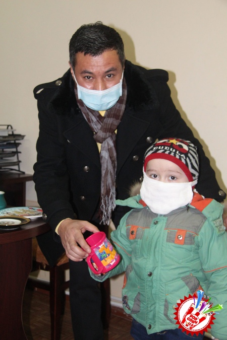 Ғубор оралаган қалбларга ҳурсандчилик бағишлаш истагида ҳайрли ишга қўл урилди