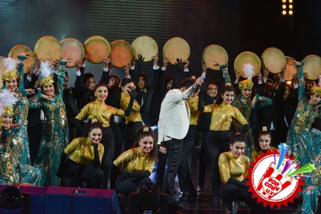 Эстрадамиз юлдузи Шоҳруҳхонни муборакбод этамиз