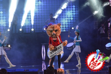 Эстрадамиз юлдузи Шоҳруҳхонни муборакбод этамиз