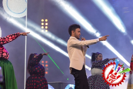 Эстрадамиз юлдузи Шоҳруҳхонни муборакбод этамиз